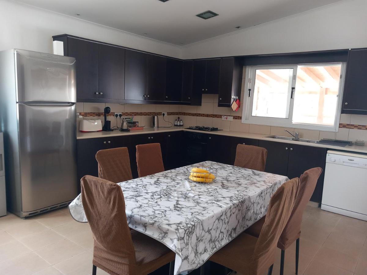 Sunset Villa Пафос Екстериор снимка